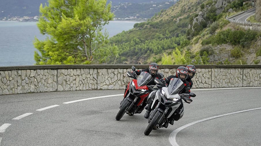Multistrada-950-S-MY19-Ambience-23-Gallery-906x510